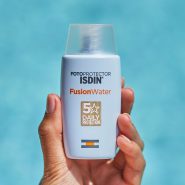 ضد آفتاب بی رنگ ایزدین فیوژن واتر SPF 50
